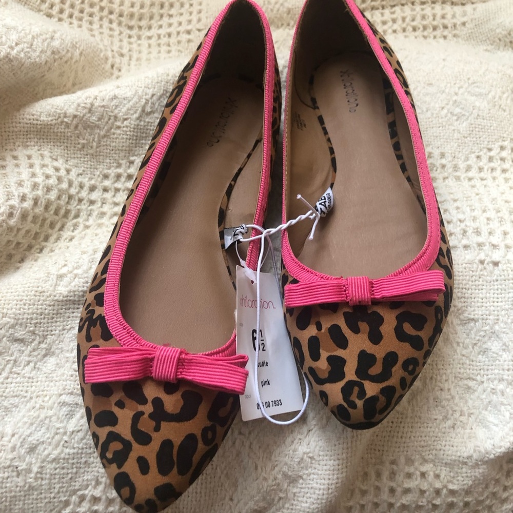 Exhilaration Leopard Flats sz 6.5 NWT
